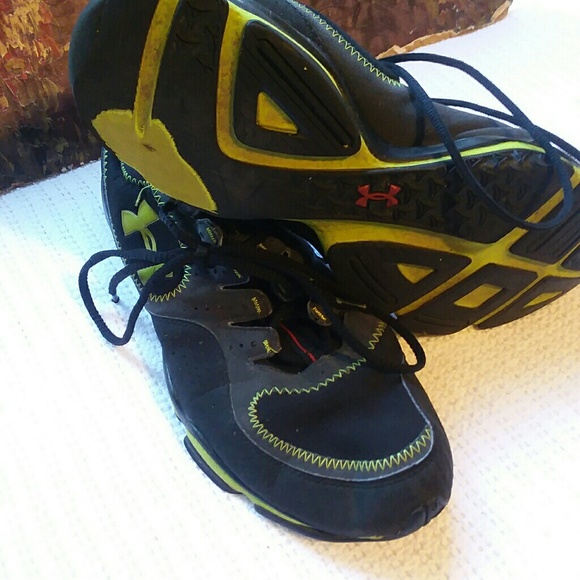 Mens 11.5 Under Armour Sneakers - Picture 4 of 8